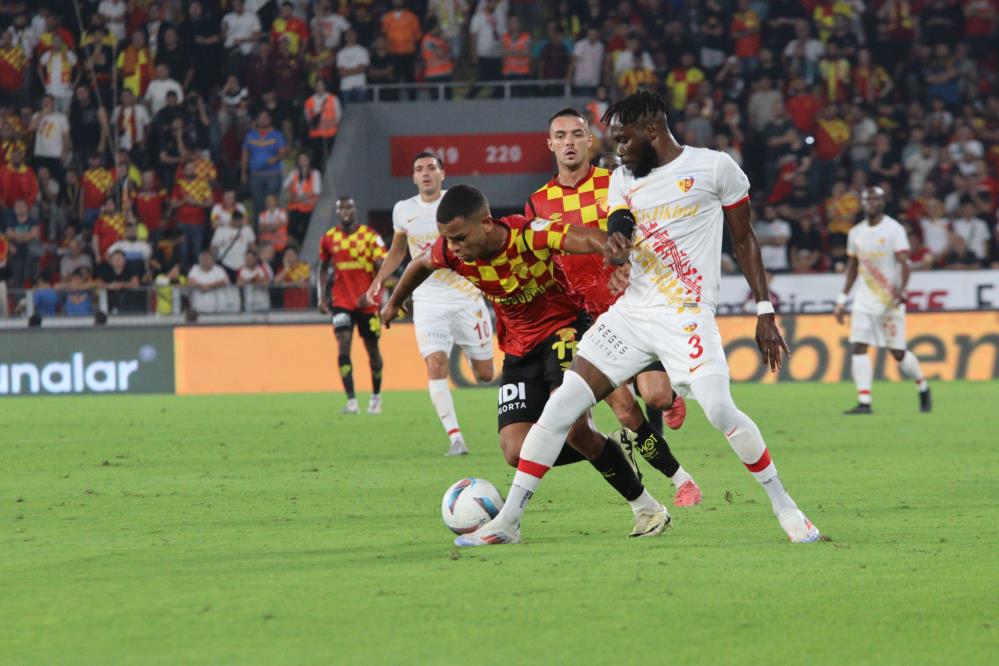 Trendyol Süper Lig Göztepe 3 Kayserispor 0
