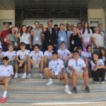 PORTEKİZ, YUNANİSTAN, ROMANYA VE MAKEDONYA'DAN GELEN PROJE ORTAĞI ÖĞRENCİLER, ÇEVRESEL SÜRDÜRÜLEBİLİRLİK VE TEK GEZEGEN-TEK HEDEF-EKOSİSTEMİN YENİDEN KURULMASI PROJESİ KAPSAMINDA, MENTEŞE İLÇE MİLLİ EĞİTİM MÜDÜRÜ İDRİS KÖMÜRCÜ'YÜ ZİYARET ETTİLER. (AYKUT KURT/MUĞLA-İHA)