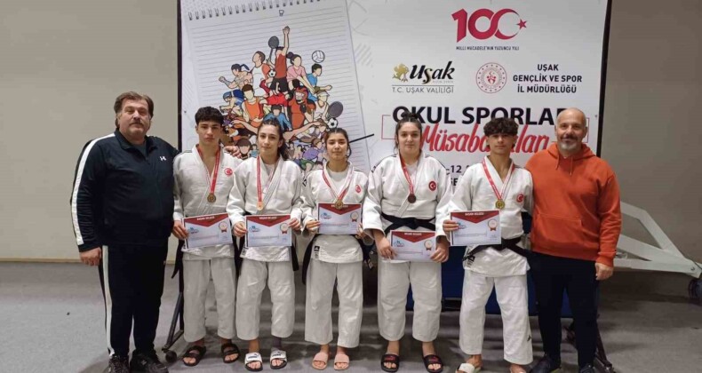 Yunusemreli judocular Uşak’ta madalyaları topladı