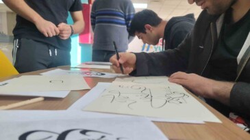 Muğla’daki yurtlarda öğrenciler kaligrafi ve hat sanatı öğreniyor