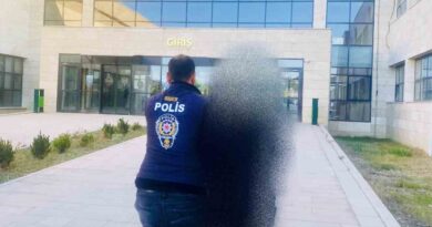 3 yıl 4 ay hapis cezasıyla aranan şahsı polis yakaladı