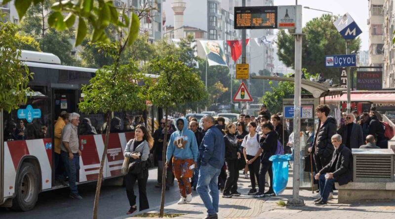 Akıllı duraklar, Büyükşehir’in kendi yazılımıyla devrede