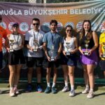 Büyükşehir Belediyesi 6. Geleneksel Cumhuriyet Kupası Karma Tenis Turnuvası Dalaman’da yapıldı