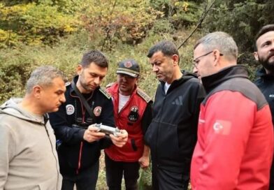 Denizli  Büyükşehir Belediyesi 3 gündür devam eden orman yangınına destek veriyor