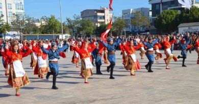 Didim’de 29 Ekim Cumhuriyet Bayramı renkli görüntülerle kutlandı