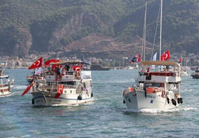 Fethiye’de Cumhuriyet coşkusu denizde de yaşandı