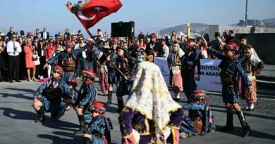 Kuşadası’nda Cumhuriyet Bayramı coşkuyla kutlandı