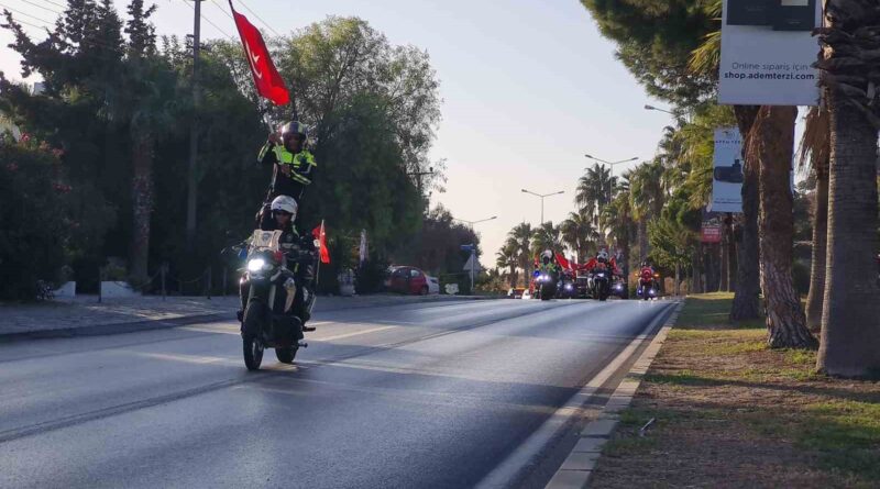 Polisten 29 Ekim Cumhuriyet Bayramı korteji