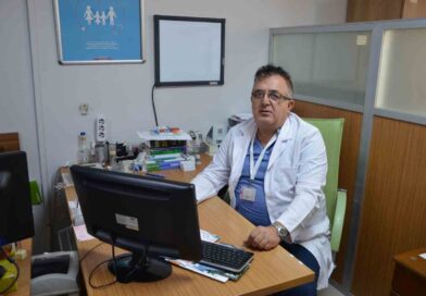 Sevilen doktor 18 ay için geldi 28 yıldır görev yapıyor