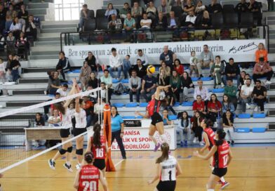 Turgutlu Belediyespor Voleybol Takımı doludizgin ilerliyor