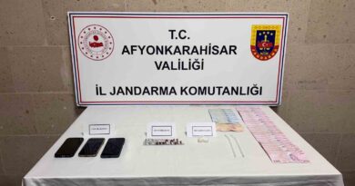 Uyuşturucu maddeler ile yakalanan 3 kişi gözaltına alındı