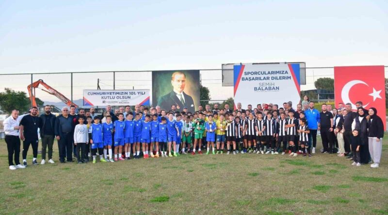 Yunusemre’de 29 Ekim Futbol Turnuvası tamamlandı