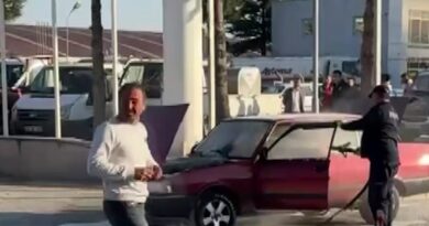 Alev alan Fiat Tofaş’ın sürücüsü son anda ölümden döndü