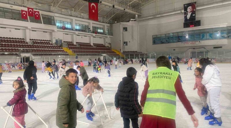 Bayraklılı çocuklar tatilin keyfini yaşadı