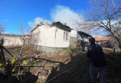 Emet’teki ev yangını korkuttu