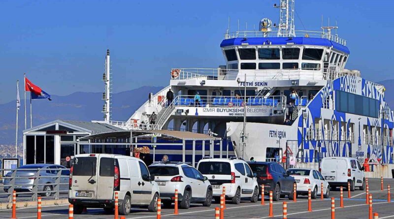 İzmir’de feribot tarifesine düzenleme