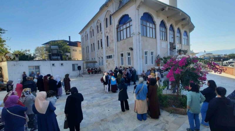 Köyceğiz’de umreciler dua ve tekbirlerle uğurlandılar