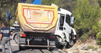 Labranda yolunda tır kazası: 1 yaralı