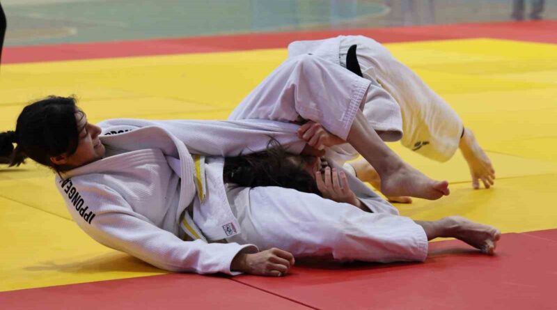 Manisa’da 2024-2025 Eğitim Öğretim Yılı Okul Sporları judo müsabakalarıyla başladı