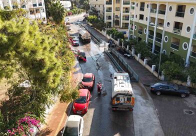 Marmaris’te temizlik çalışmaları sürüyor