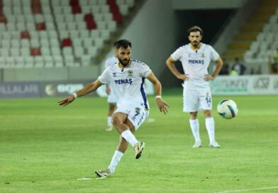 Menemen FK’da Burak Yeşilay sakatlandı