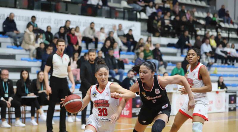 Potada gülen taraf Turgutlu Belediyespor Kadın Basketbol oldu