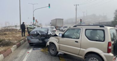 Sisli hava zincirleme kazayı beraberinde getirdi: 2 yaralı