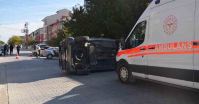 Tavşanlı’da trafik kazası: Takla atan araçta burnu bile kanamadı