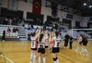 Turgutlu Belediyesi Kadın Voleybol Takımı rakibine geçit vermedi