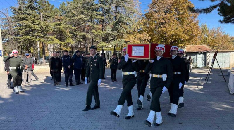 Vefat eden Kıbrıs gazisi son yolculuğuna uğurlandı