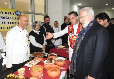 AK Parti Grup Başkanvekili Yenişehirlioğlu, Öğretmen Akademisinde