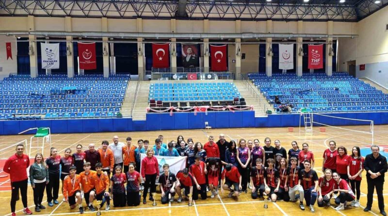 Aydın’da gençler badminton il birinciliği heyecanı yaşandı