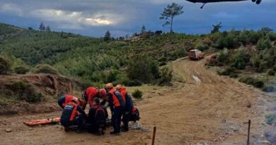 Kaza yapan motokrosçu askeri helikopterle hastaneye kaldırıldı