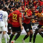 Trendyol Süper Lig: Göztepe: 1 – Çaykur Rizespor: 0 (İlk yarı)