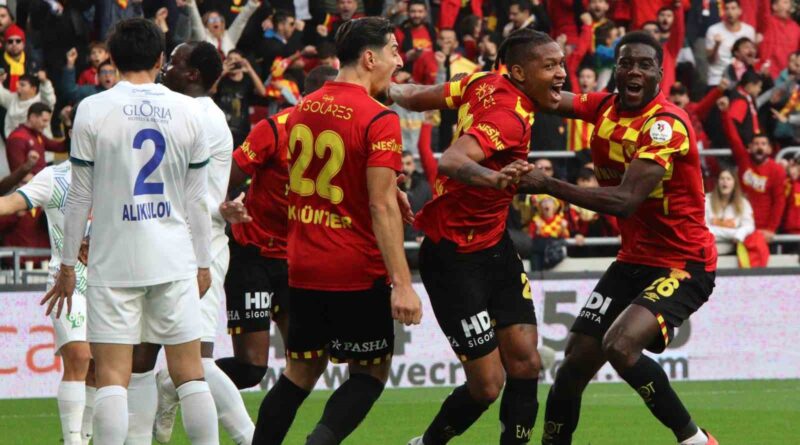 Trendyol Süper Lig: Göztepe: 1 – Çaykur Rizespor: 0 (İlk yarı)