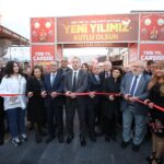 Yunusemre’de Yeni Yıl Çarşısı açıldı