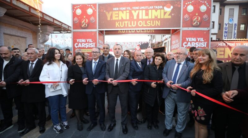 Yunusemre’de Yeni Yıl Çarşısı açıldı