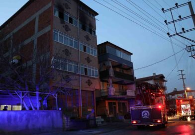 Denizli’de evde çıkan yangında çocuklarını kurtaran anne hayatını kaybetti