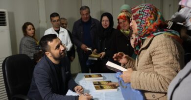 Hikayeleri kitap olan mübadiller duygusal anlar yaşadı