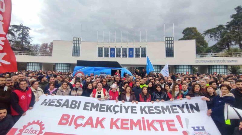 İzmir’de maaş krizi: Binlerce işçi iş bıraktı