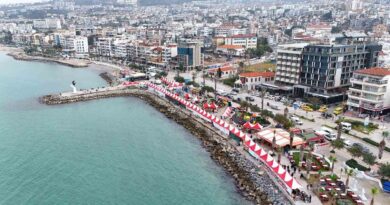 Kuşadası’nda Karadeniz rüzgarı esti