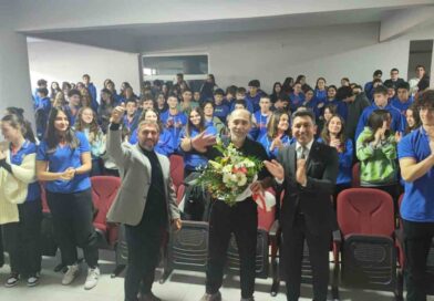 Muğla Gazi Anadolu Lisesi’nde “İnsana Yolculuk” söyleşisi düzenlendi