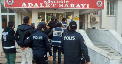 Sahte polisler, gerçek polislere yakalandı