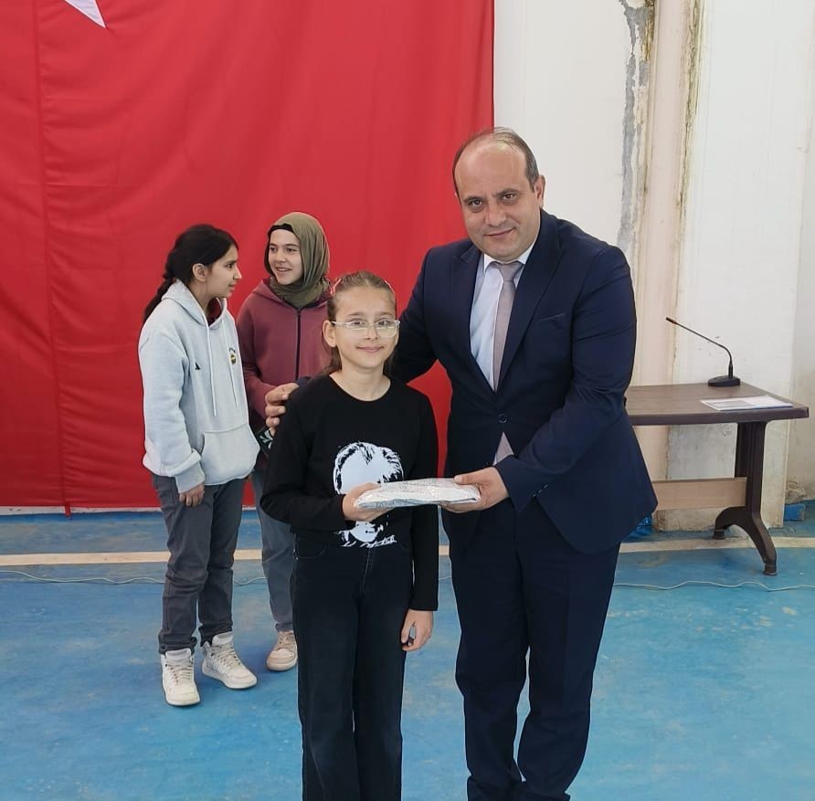 afyonkarahisarin-ilcelerinde-29-ekim-coskusu-2WpTnFRd.jpg