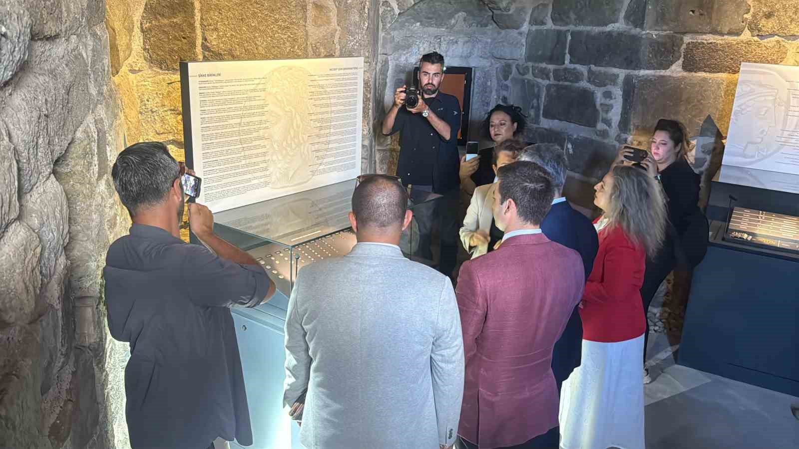 antik-cagda-enflasyon-ve-alim-gucu-sergisi-acildi-hTtlTlfj.jpg