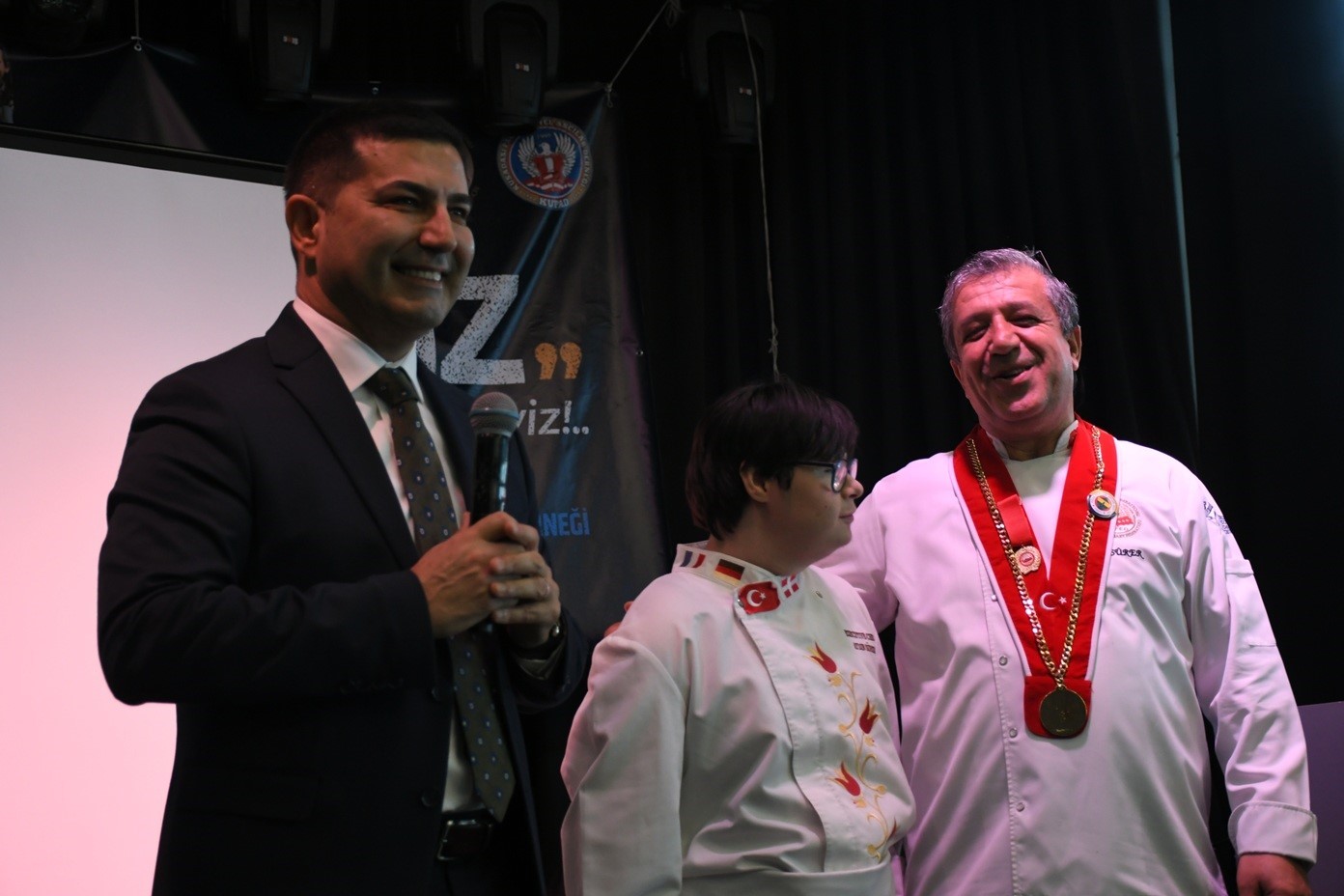 baskan-gunelden-is-birligi-cagrisi-3NEhOg1A.jpg