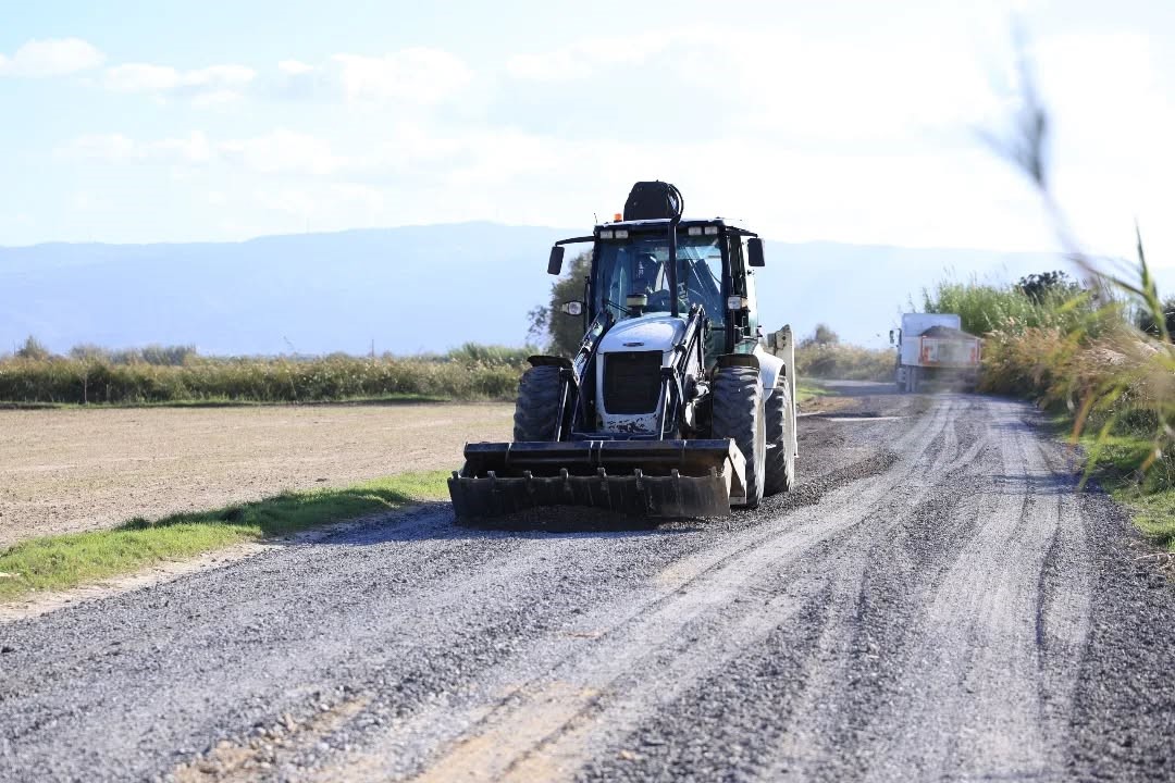 incirliova-sinirtekede-yol-genisletme-calismasi-yapiliyor-faMiRGDB.jpg