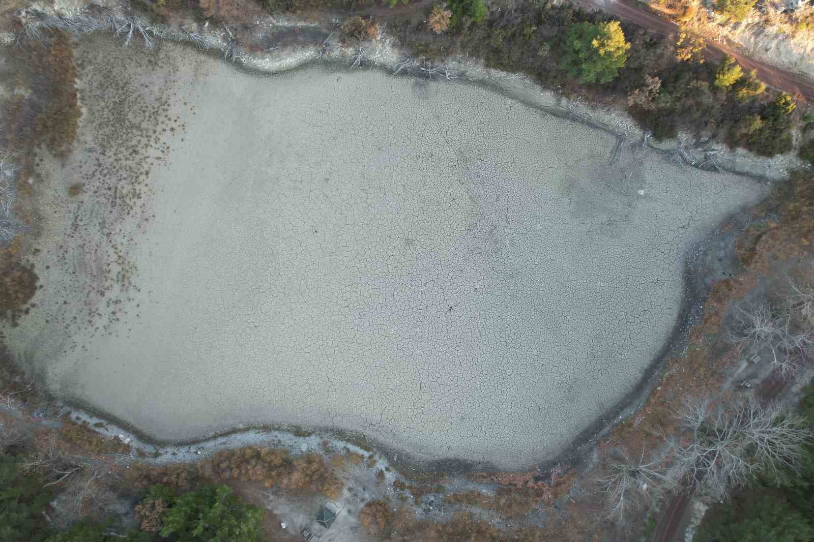 kuruyan-kolak-golunun-eski-ihtisamina-kavusmasi-icin-araliksiz-calismalar-devam-ediyor-1PshWBi9.jpg