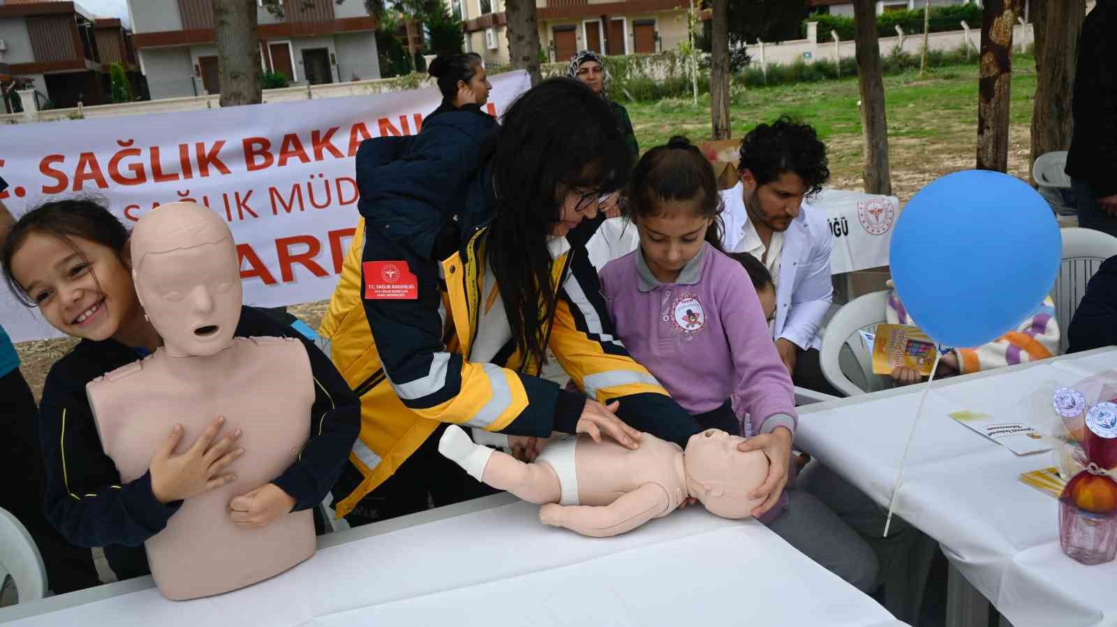 kusadasinda-saglikli-cocuk-saglikli-gelecek-projesi-basladi-tPWU9GlZ.jpg