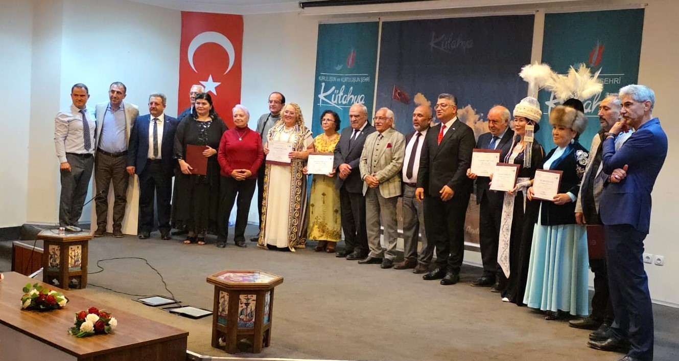 kutahyada-turk-dunyasi-sanatcilarindan-cumhuriyet-bayrami-konseri-cWeHRfG5.jpg
